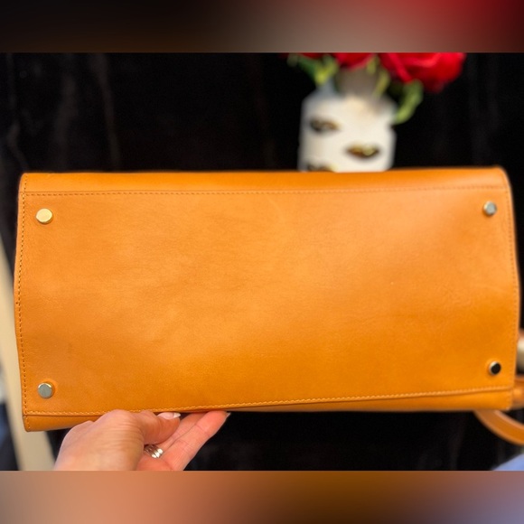 💛NWT- Claudia Firenze Caramel  look alike Margaux VIRAL GORGEOUS Leather Bag💛 - Picture 9 of 12